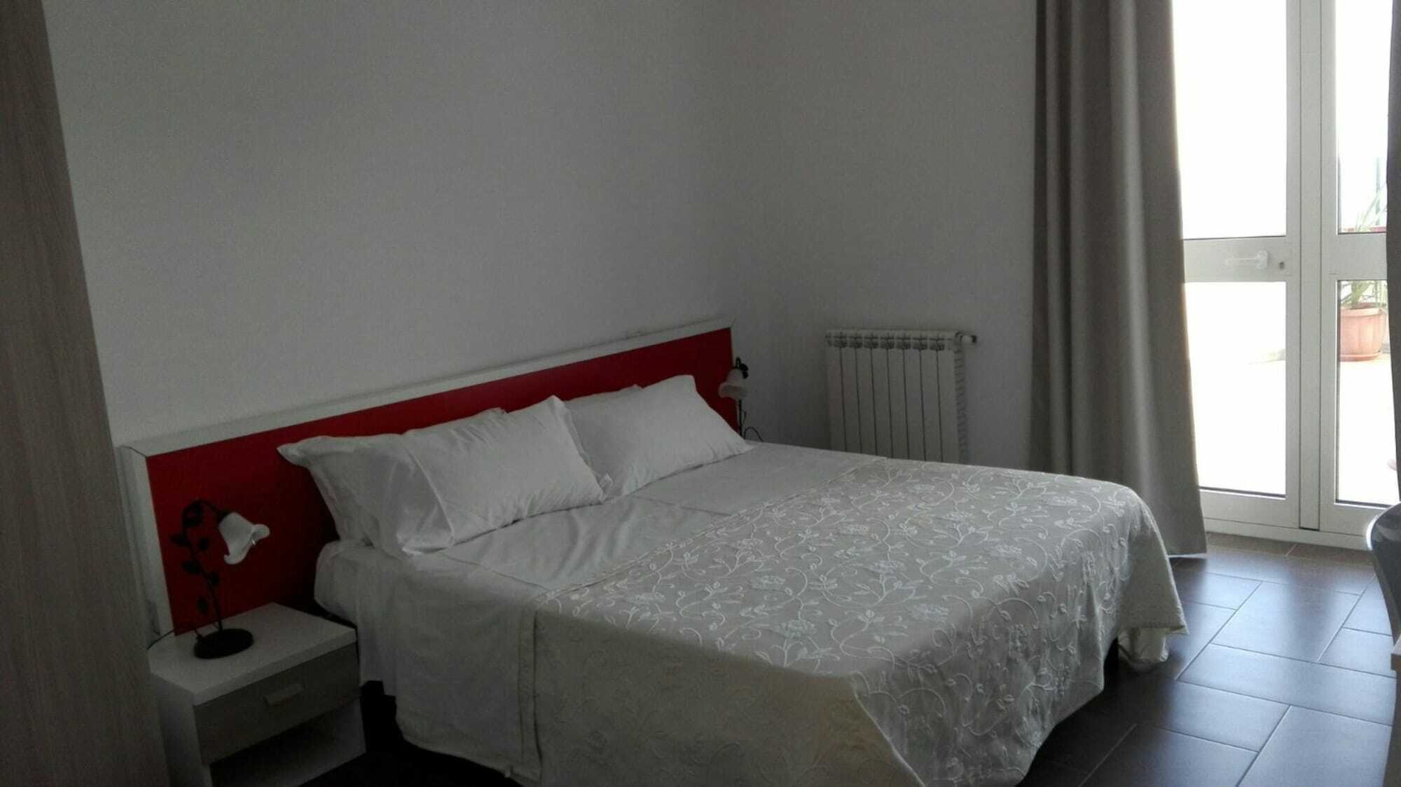 Bed and Breakfast La Nave Sul Mare Di Taormina Letojanni Exterior foto